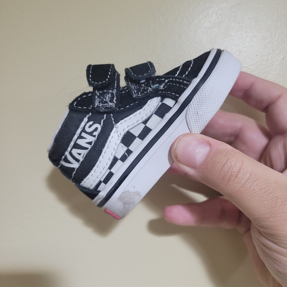 Vans - Picture 2 of 3